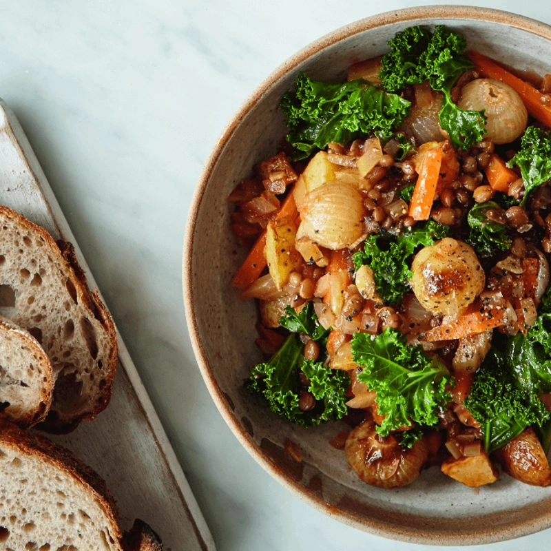Vegetarische stoofpot met linzen en wortel